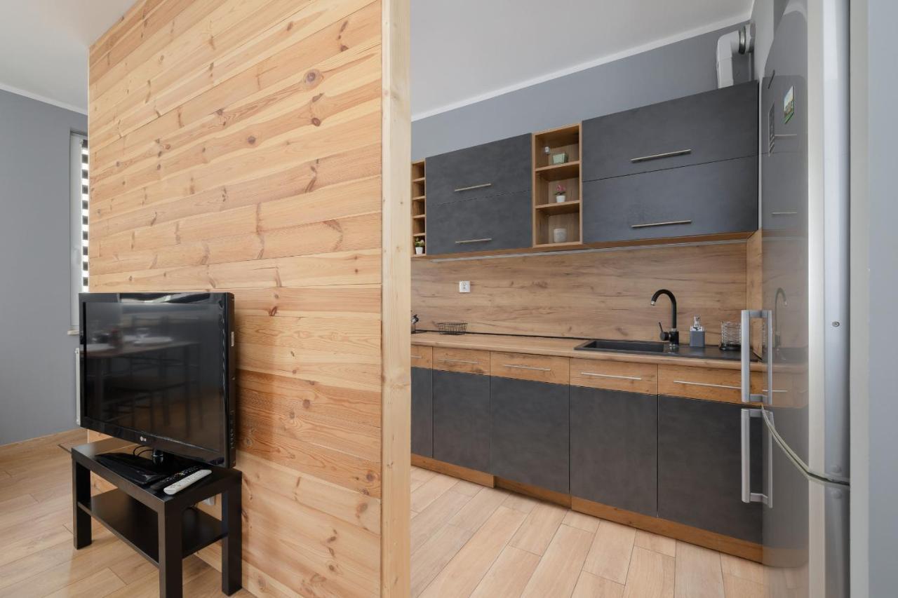 Osiedle Avia Family Apartment In Krakow With Balcony By Noclegi Renters Bagian luar foto