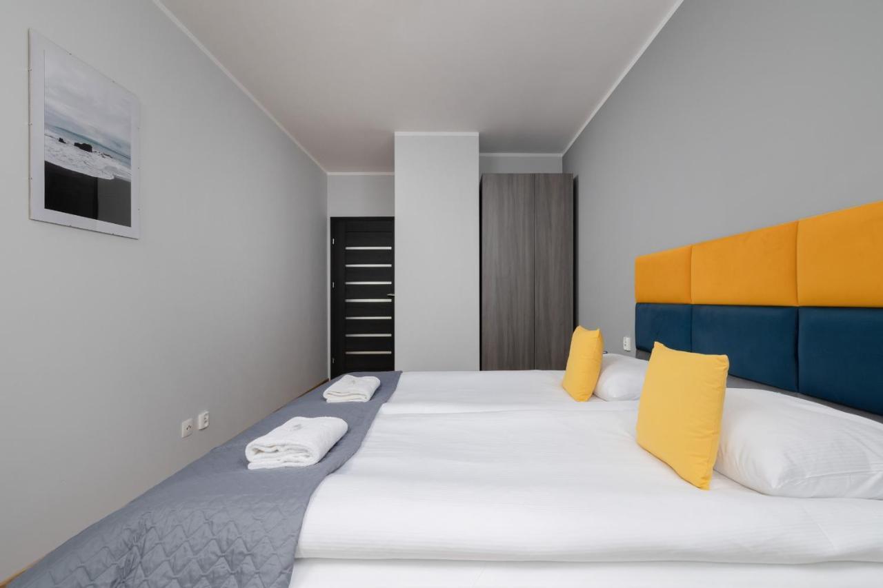 Osiedle Avia Family Apartment In Krakow With Balcony By Noclegi Renters Bagian luar foto