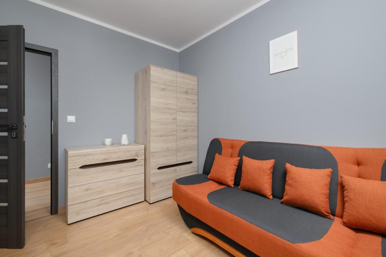 Osiedle Avia Family Apartment In Krakow With Balcony By Noclegi Renters Bagian luar foto