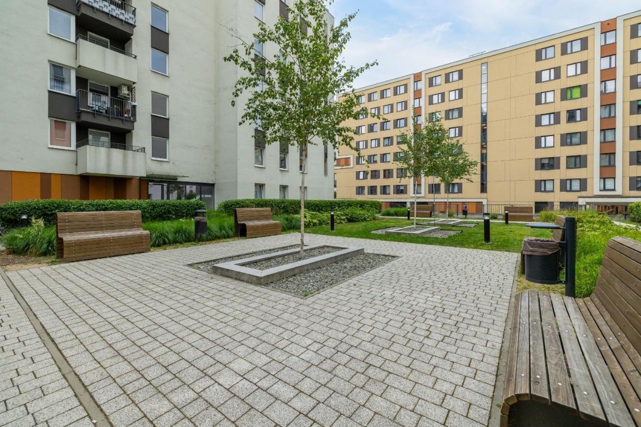 Osiedle Avia Family Apartment In Krakow With Balcony By Noclegi Renters Bagian luar foto